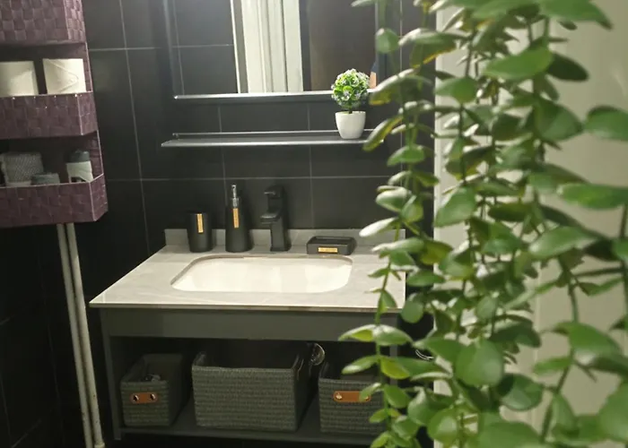 Akon Ii * נאפפליו